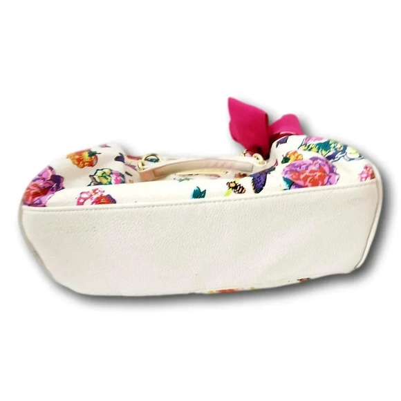 Betseyville Purse Heart Crossbody Black and White Betsey Johnson - Picture 4 of 7